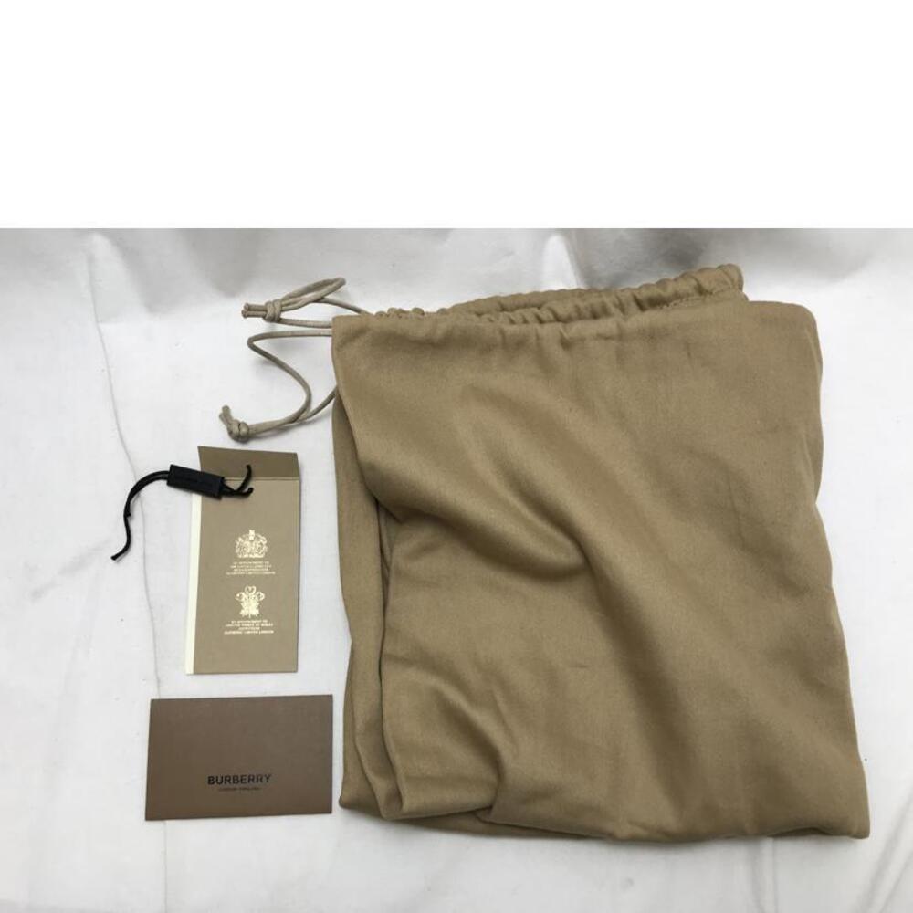 Burberry Tote Bag - Picture 7 of 10